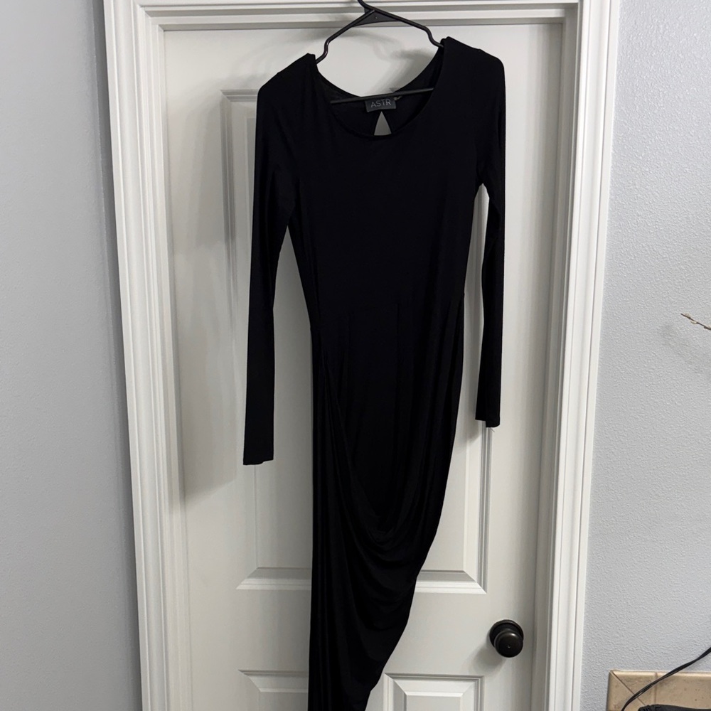 Astr Black Long-Sleeve Drape Midi Dress